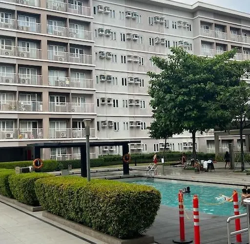 Trees Residences Staycation Fairview Qc